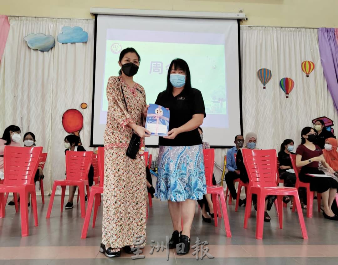 东：开学不上课，学生最快乐！