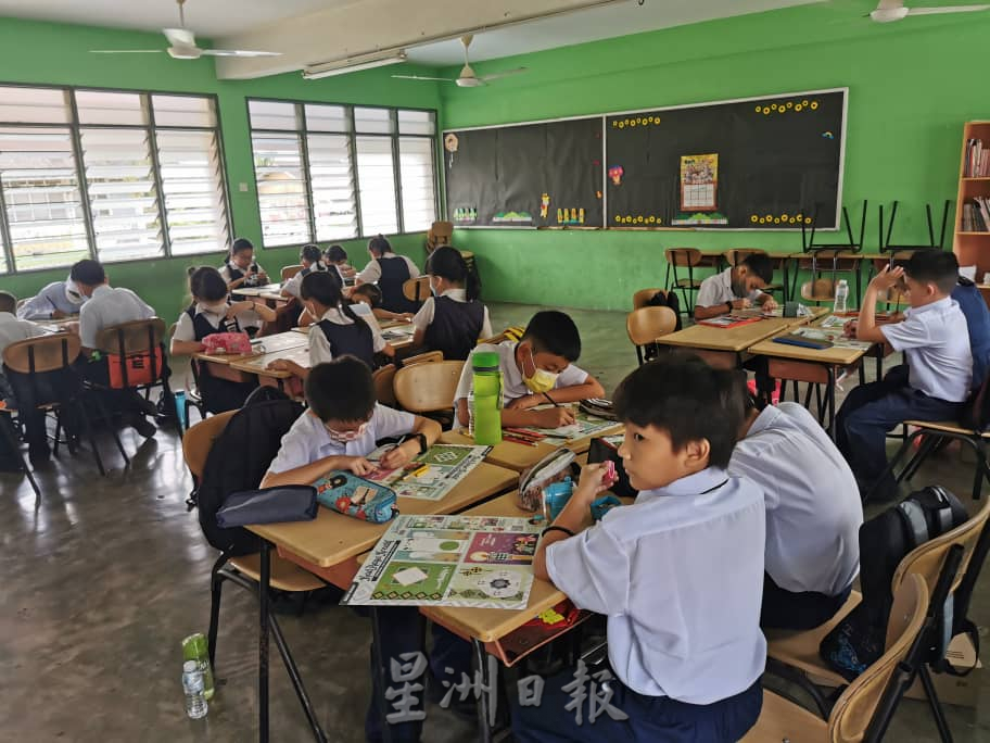 东：开学不上课，学生最快乐！