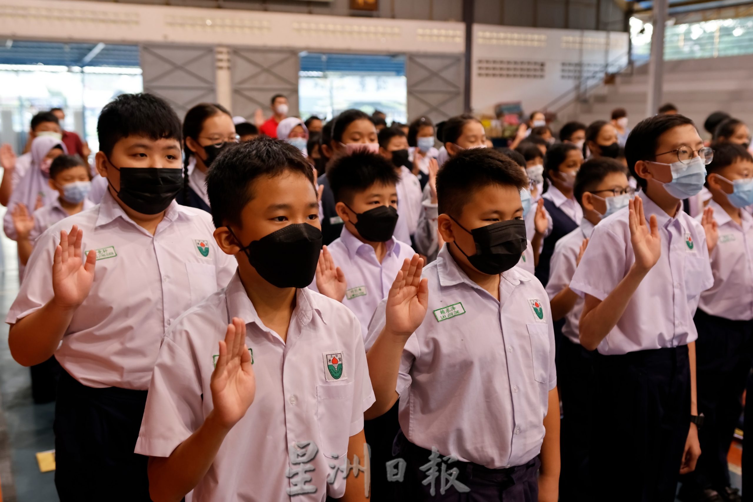 东：开学不上课，学生最快乐！