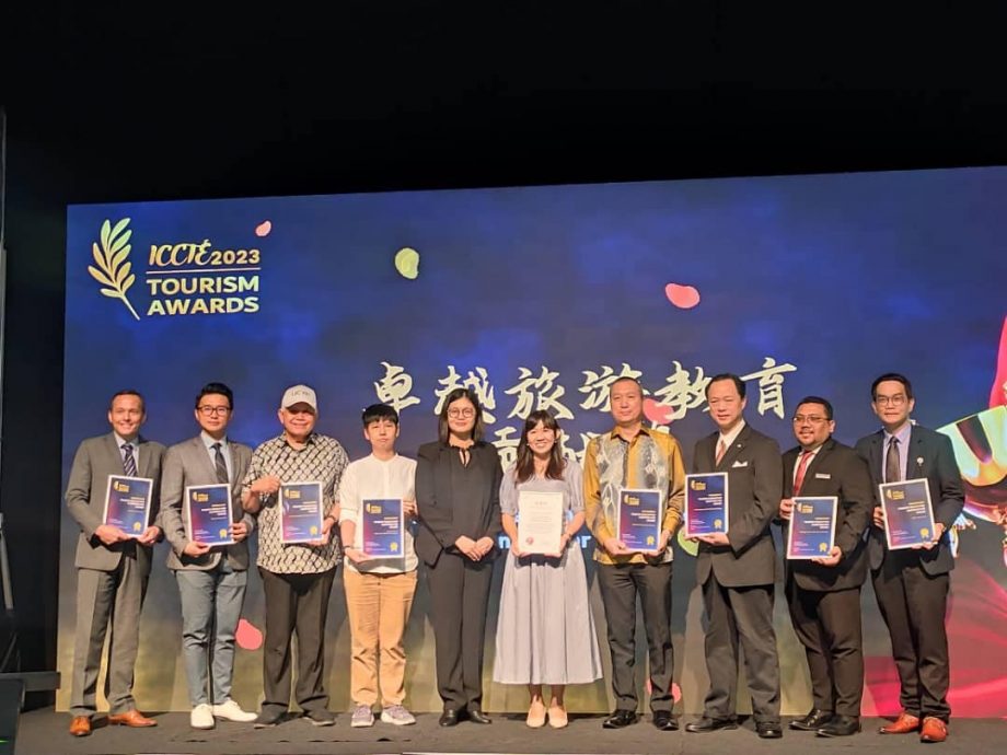 东:彭亨州8单位荣获“2023国际文旅教育大会”颁发旅游奖。