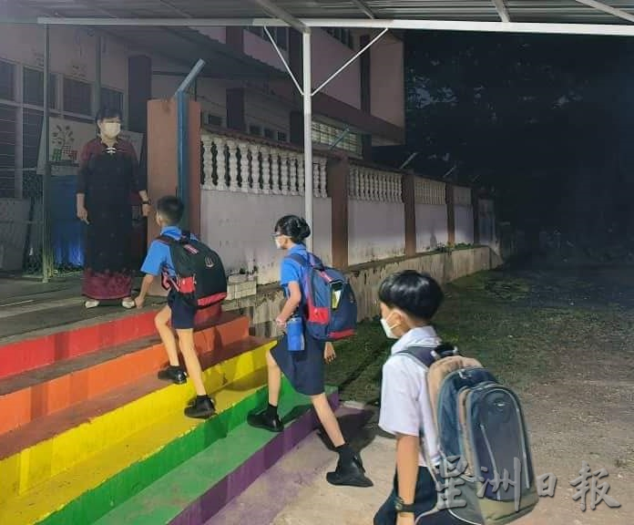 东:新学年开课 淡属华小开学周进行娱乐性教学 学生开心上学