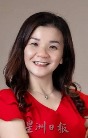东:新学年开课一周不必上课,学校办活动加强师生与董家协互动。