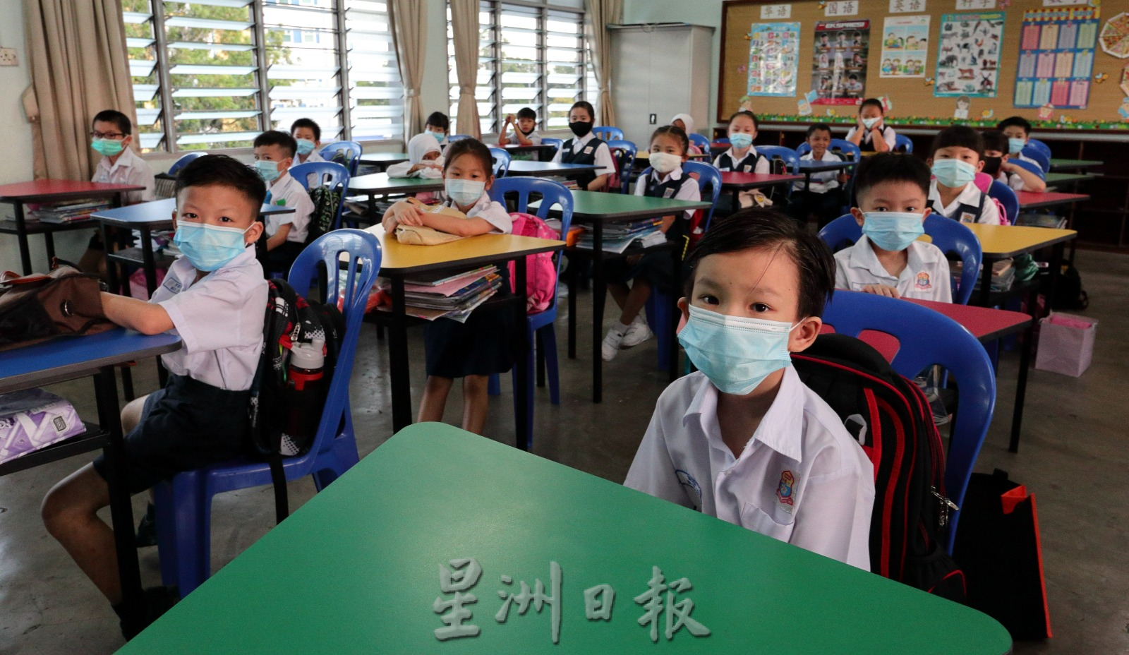 东:新学年开课一周不必上课,学校办活动加强师生与董家协互动。