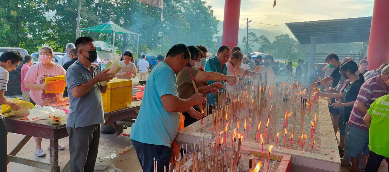 东:民众响应乐捐美化义山