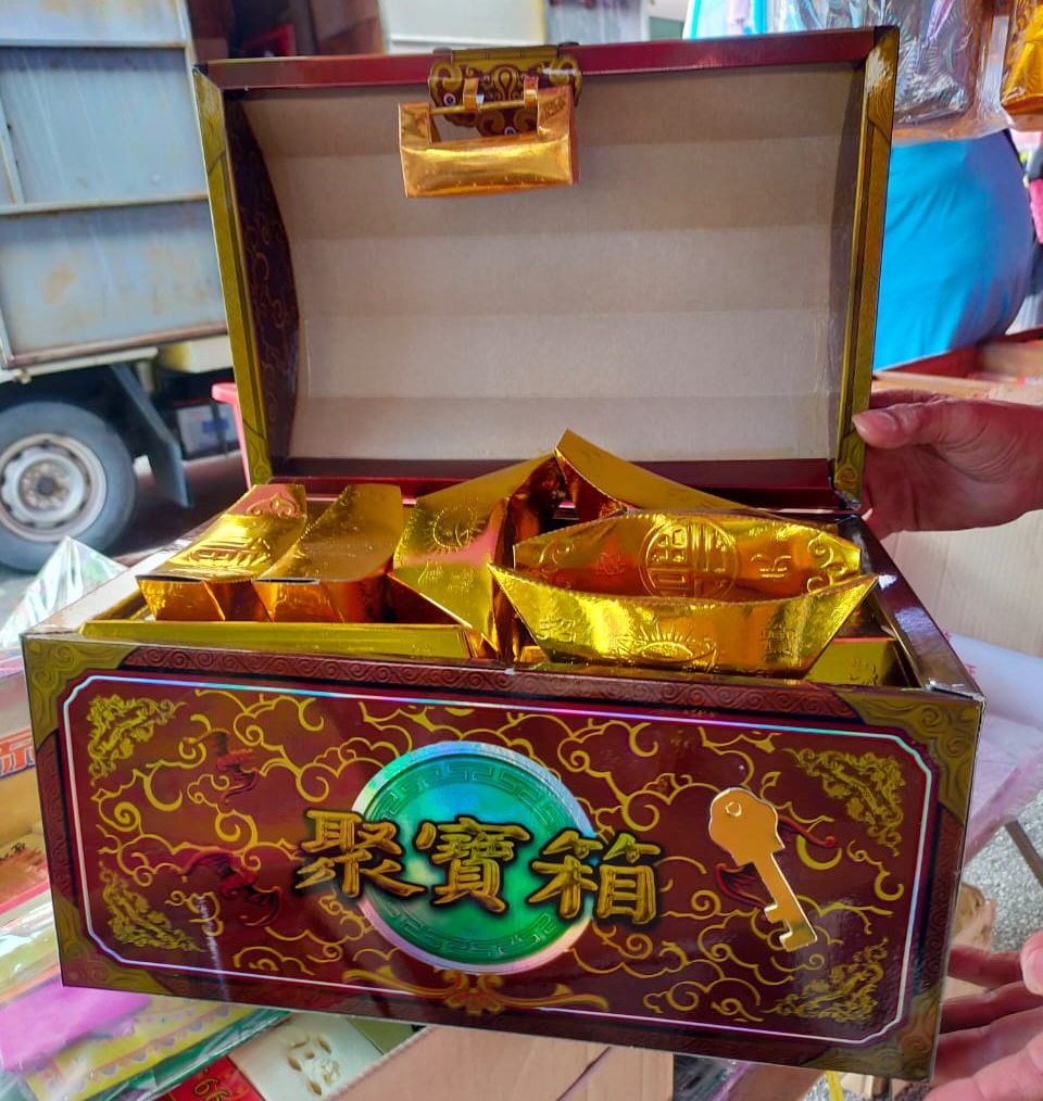 东:清明节祭品表心意