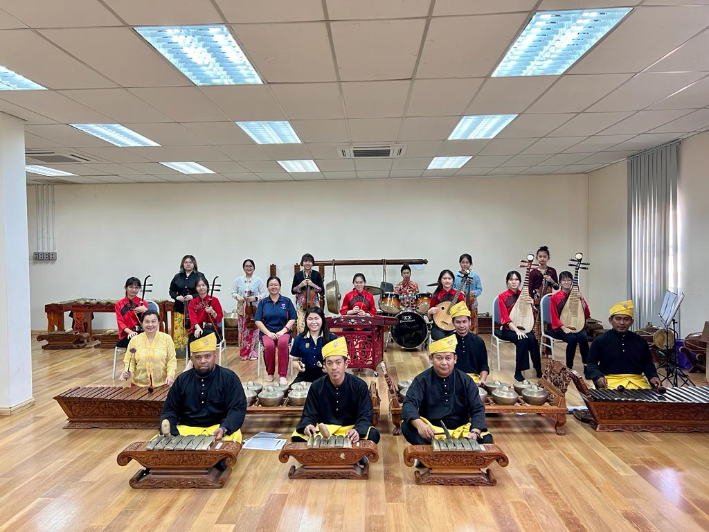 登嘉楼中华总商会阔别3年,将再次举办周年庆纪念晚宴,3月24日(星期五)在瓜登中华维新小学冷气礼堂隆重举行,让会员齐聚一堂联系情谊。