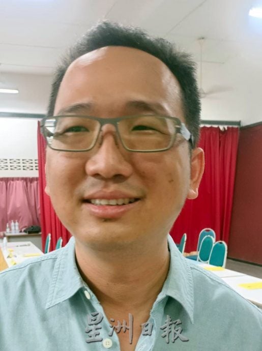 东：直凉华中交通灯失灵逾半年