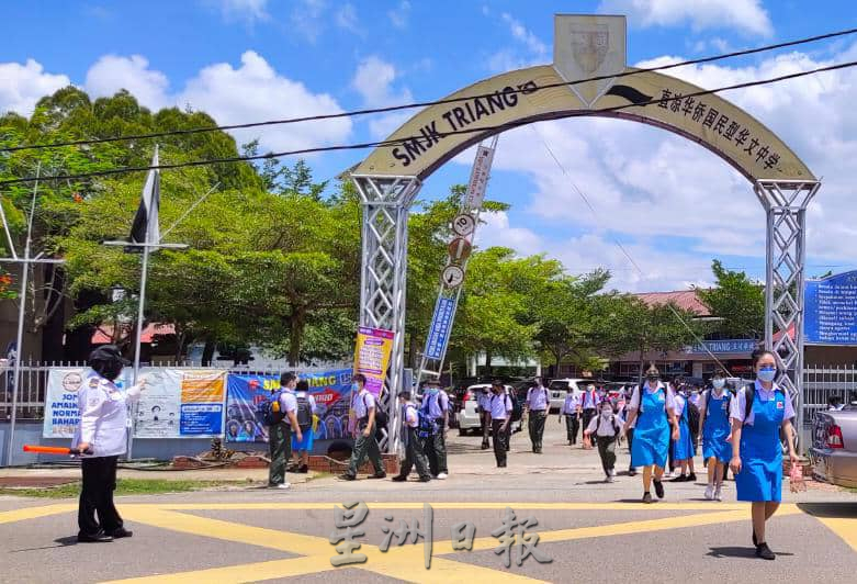 东：直凉华中交通灯失灵逾半年