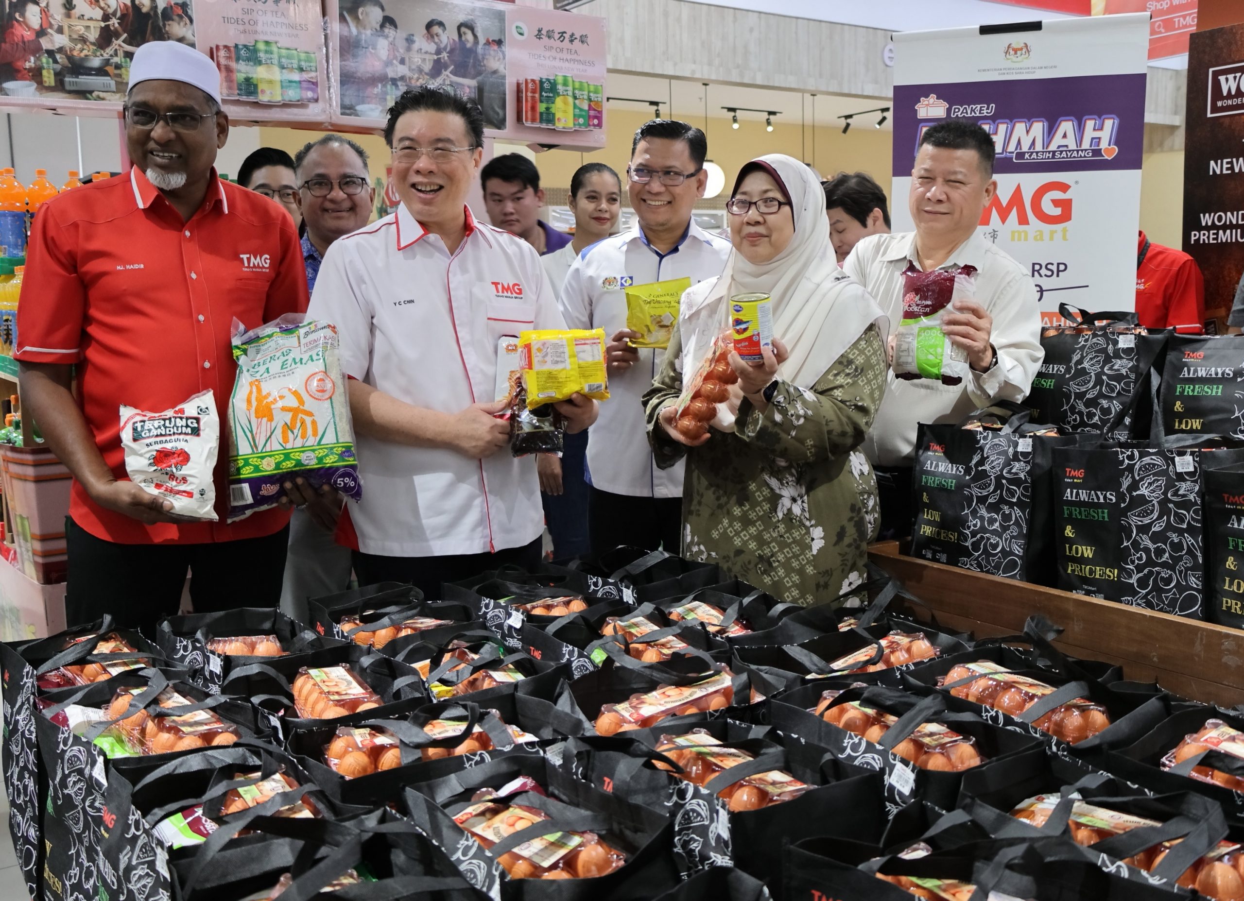 东:长傅芝雅 彭亨州“爱心伞”计划