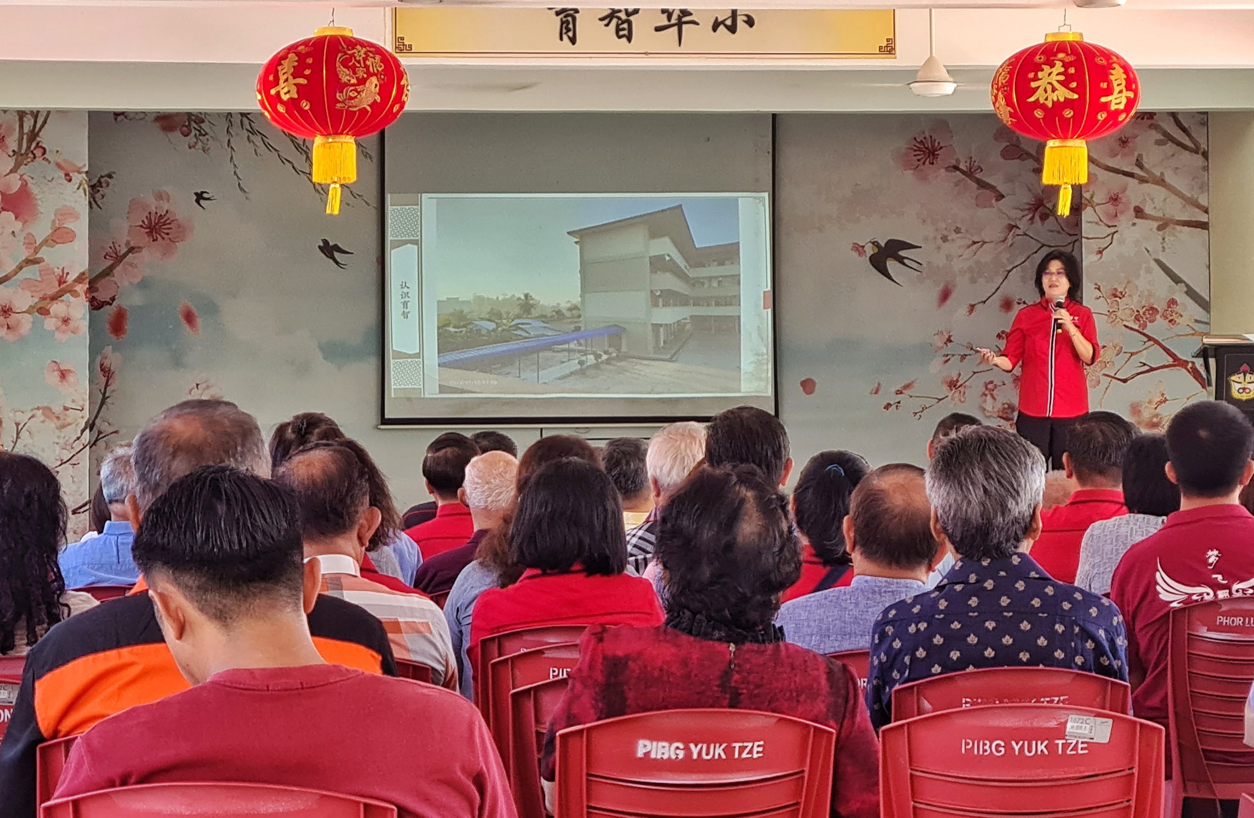 东:(二之一)吉兰丹华校董教联合会走访道北育智华小。