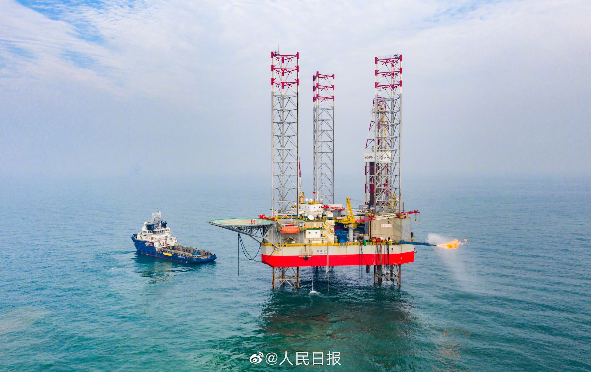 中国渤海再发现亿吨级油田 可采原油供万辆汽车用30年