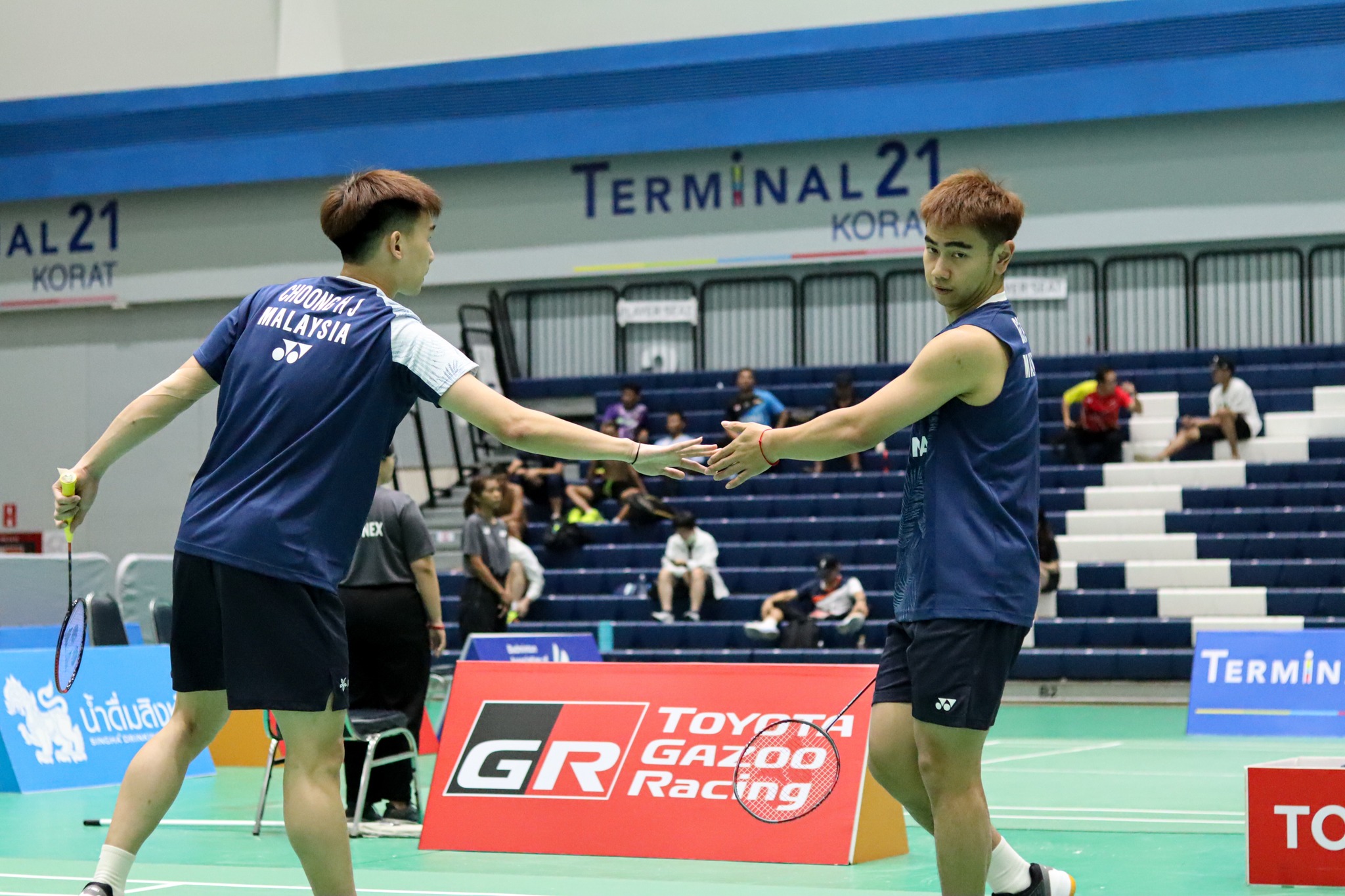 中国羽球超级100赛| 飞鸿晋男双复赛 贺首维独闯男单8强