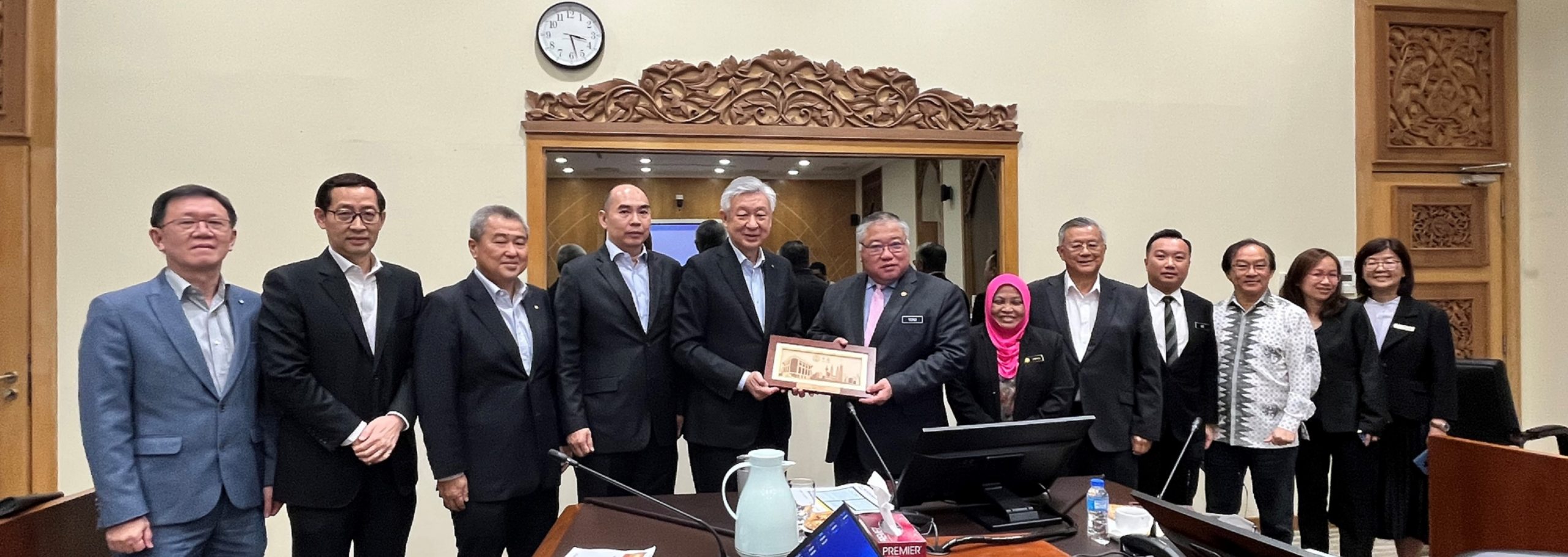 中总拜会旅游、艺术及文化部长拿督斯里张庆信 呈推广旅游业建议