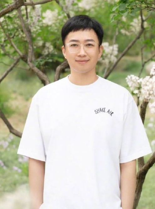  于正自诩旗下有学霸没文盲 白鹿许凯学历被起底挨群嘲	