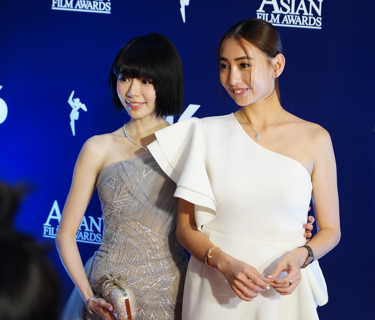 亚洲电影大奖红毯|林明祯高衩秀翘臀 廖子妤王丹妮斗性感