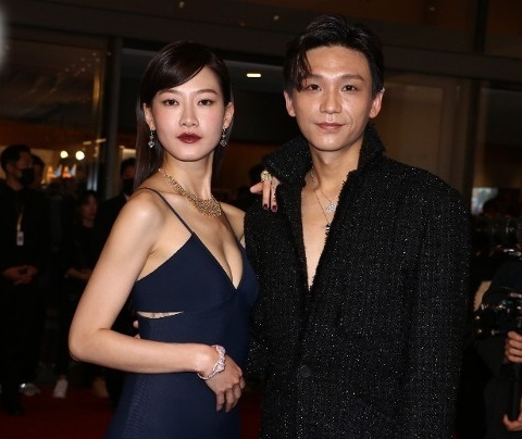 亚洲电影大奖红毯|林明祯高衩秀翘臀 廖子妤王丹妮斗性感