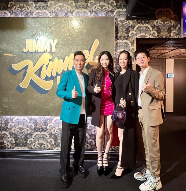 亮相美名嘴脱口秀 甄子丹笑指成龙老