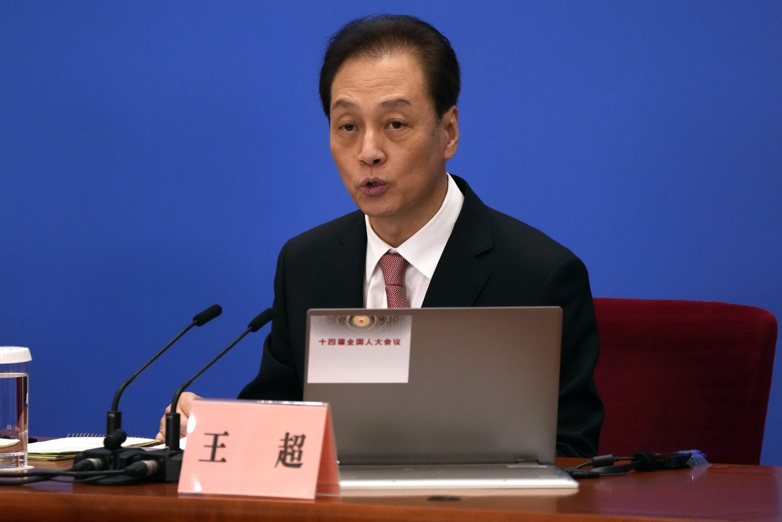 今年中国全国人大会议会期八天半