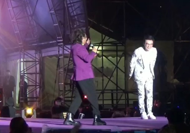 任嘉宾兴奋唱又跳 70岁锺镇涛失衡仆跪地