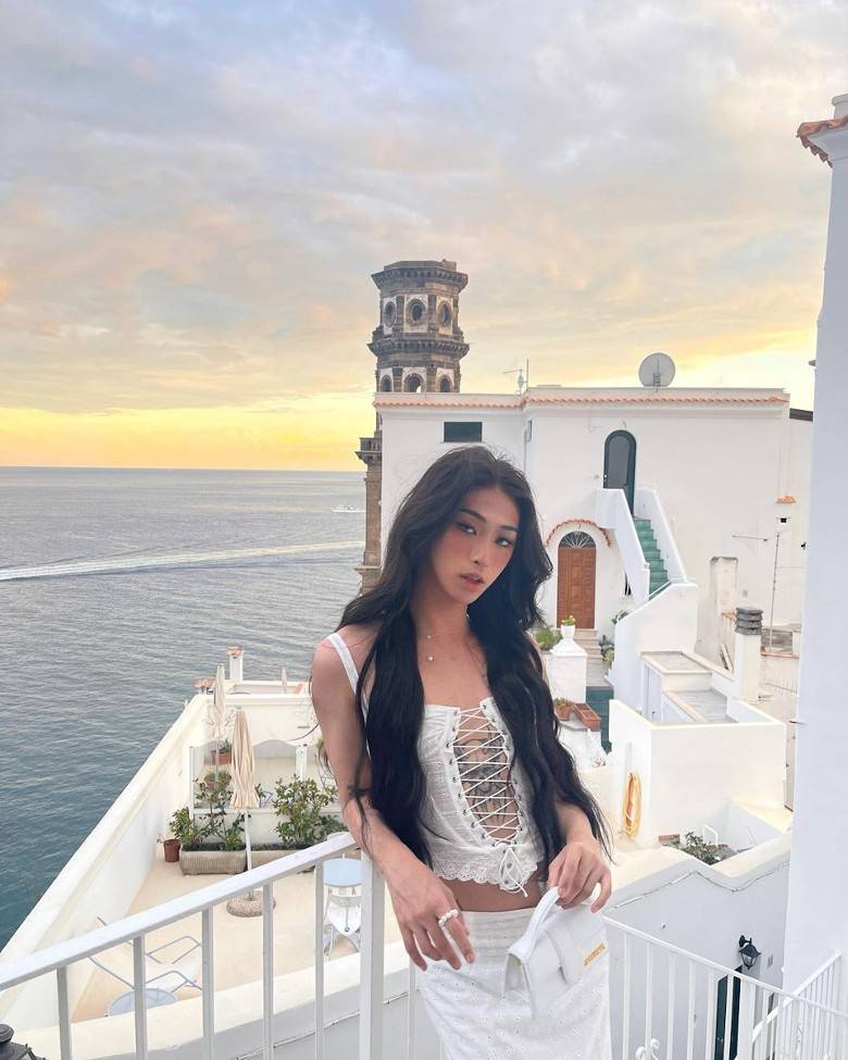 伊能静儿仙气长裙庆21岁 小哈利男扮女装遭围攻