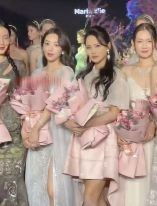 伊能静方媛相差20岁同框看秀   现场照曝光网直呼：没有输哦