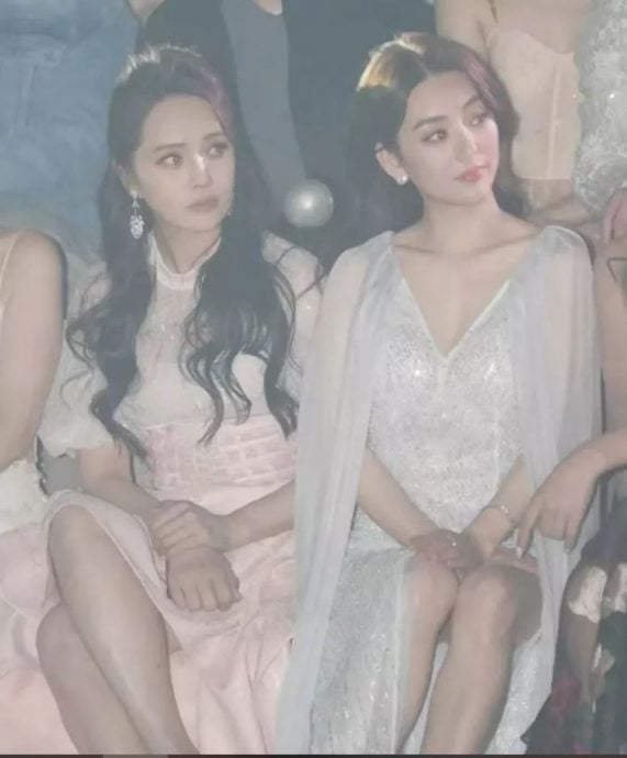 伊能静方媛相差20岁同框看秀   现场照曝光网直呼：没有输哦