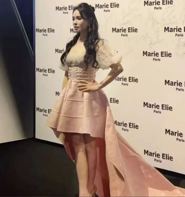 伊能静方媛相差20岁同框看秀   现场照曝光网直呼：没有输哦