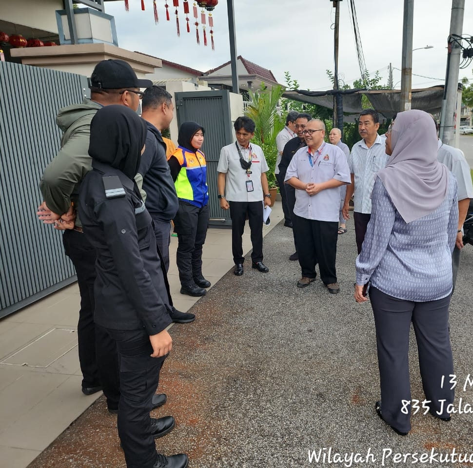 余保凭:改善后巷逢雨淹 加深清理沟渠增地下深沟