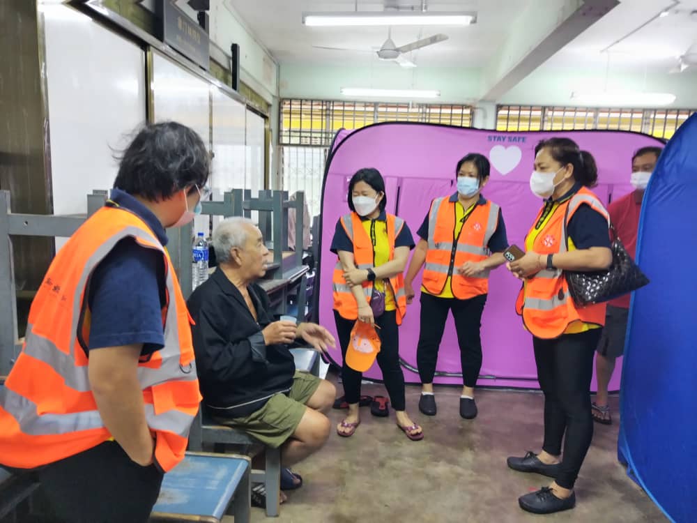 佛光山新马寺启动柔佛州水灾救援机制