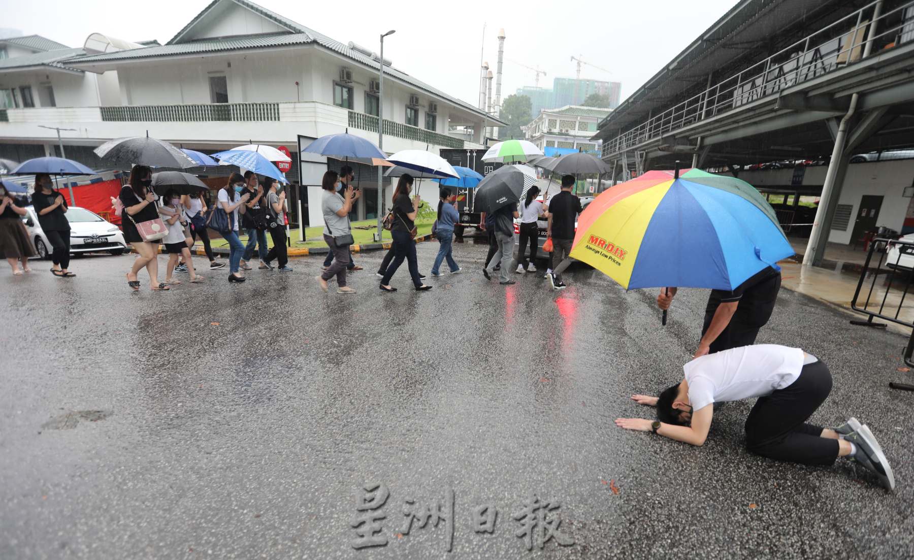 全国:风雨中送别资深报人林明华