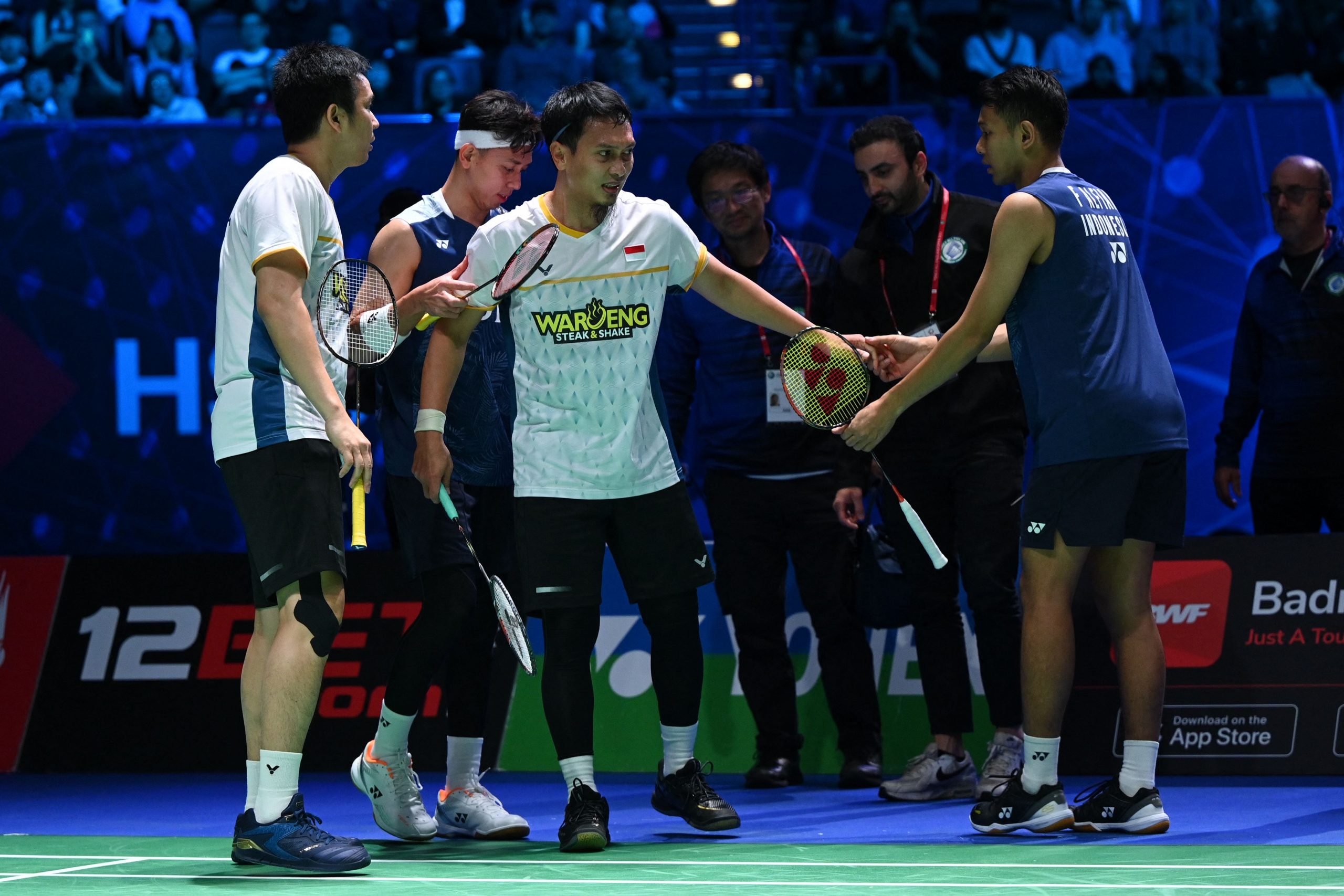 全英赛|膝盖重伤仍坚持打完最后一分  阿山体育精神感动全场