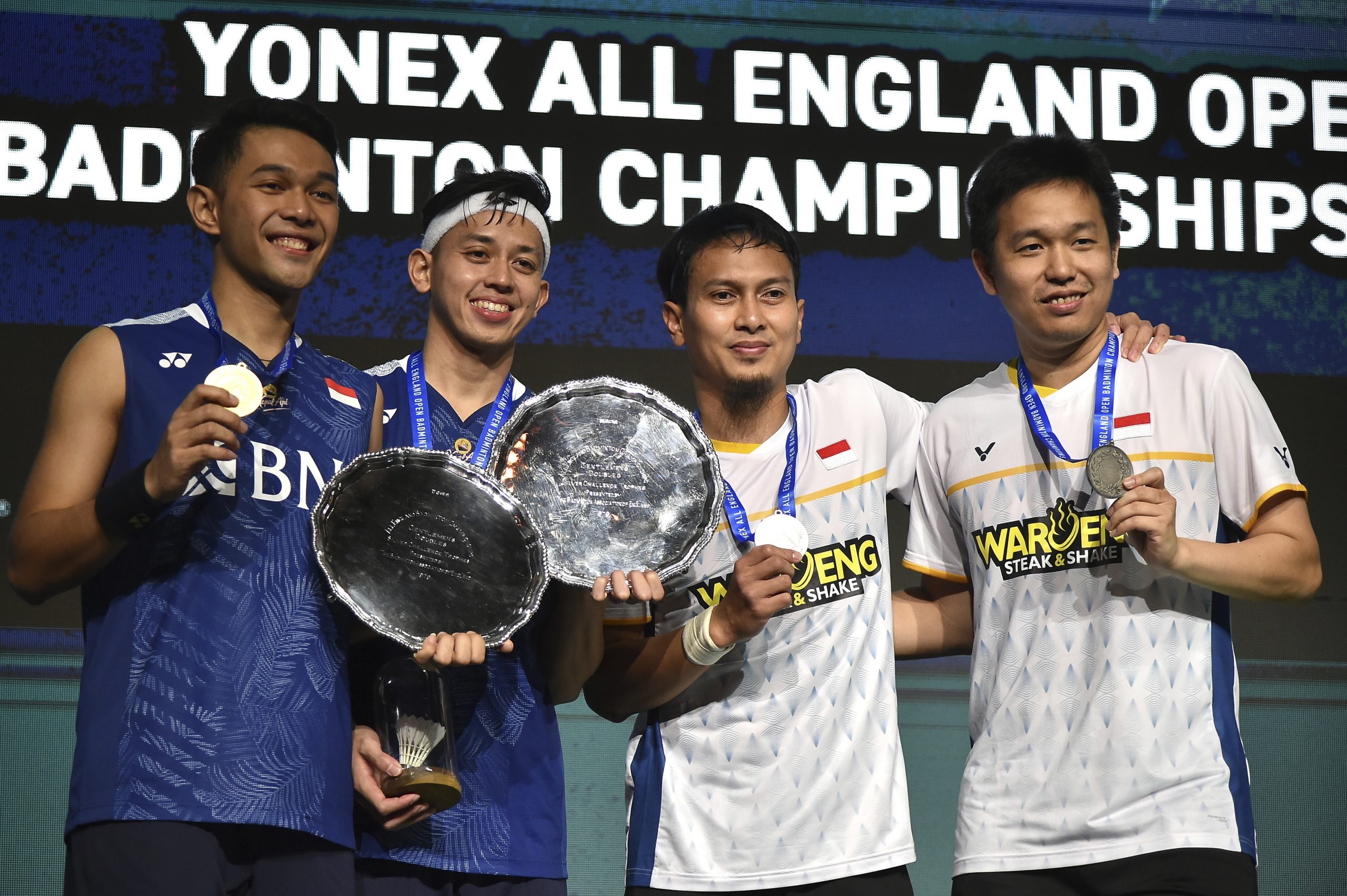 全英赛|膝盖重伤仍坚持打完最后一分  阿山体育精神感动全场