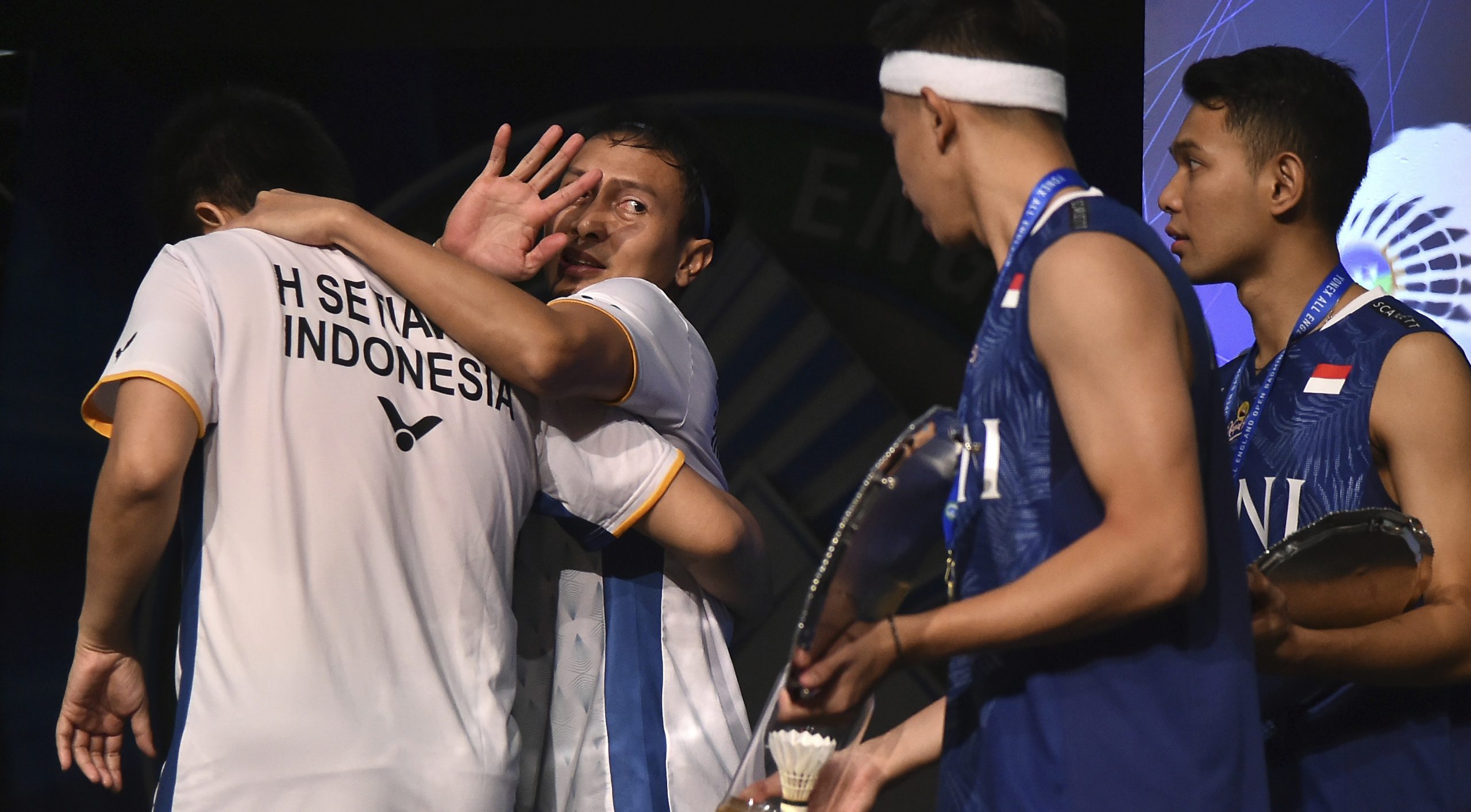 全英赛|膝盖重伤仍坚持打完最后一分  阿山体育精神感动全场