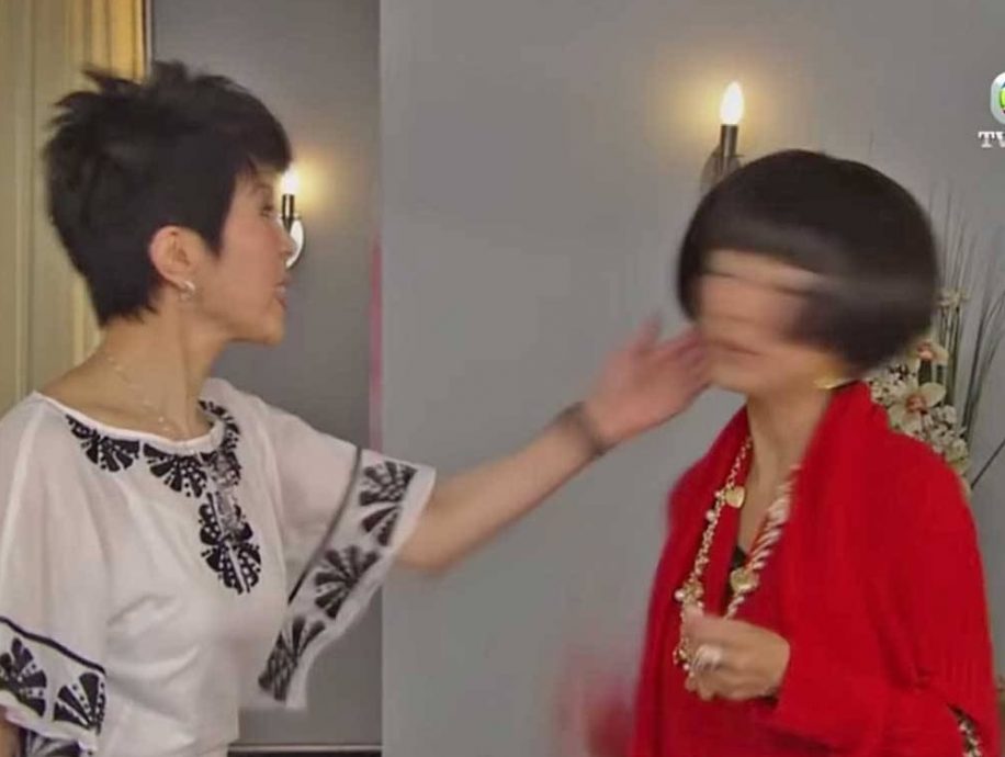 公司年宴要业绩最差10人互甩巴掌·网民:打工而已 需要这样吗?