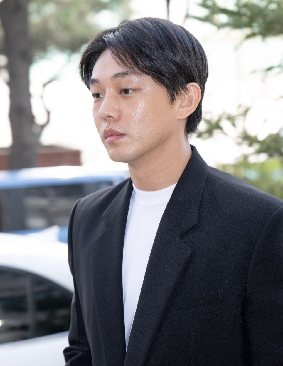 刘亚仁染毒躲52天现身警局道歉  脸色憔悴称反省中