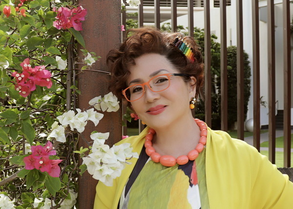  刘培基晒合照 68岁冯宝宝久违现身