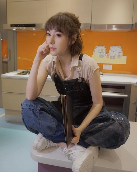 刘心悠衣着宽松惹怀孕揣测　神秘老公疑似曝光 