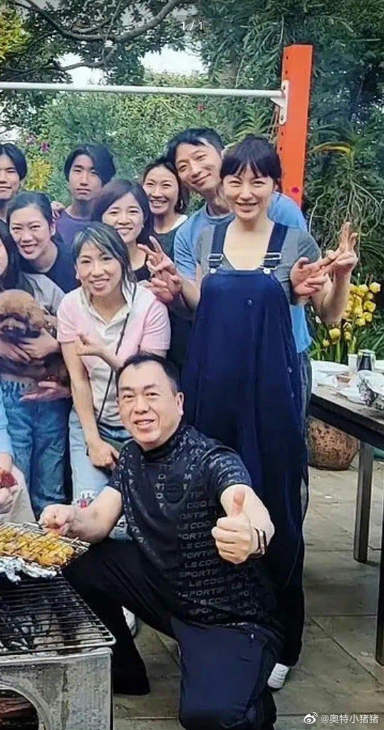 刘心悠衣着宽松惹怀孕揣测　神秘老公疑似曝光 