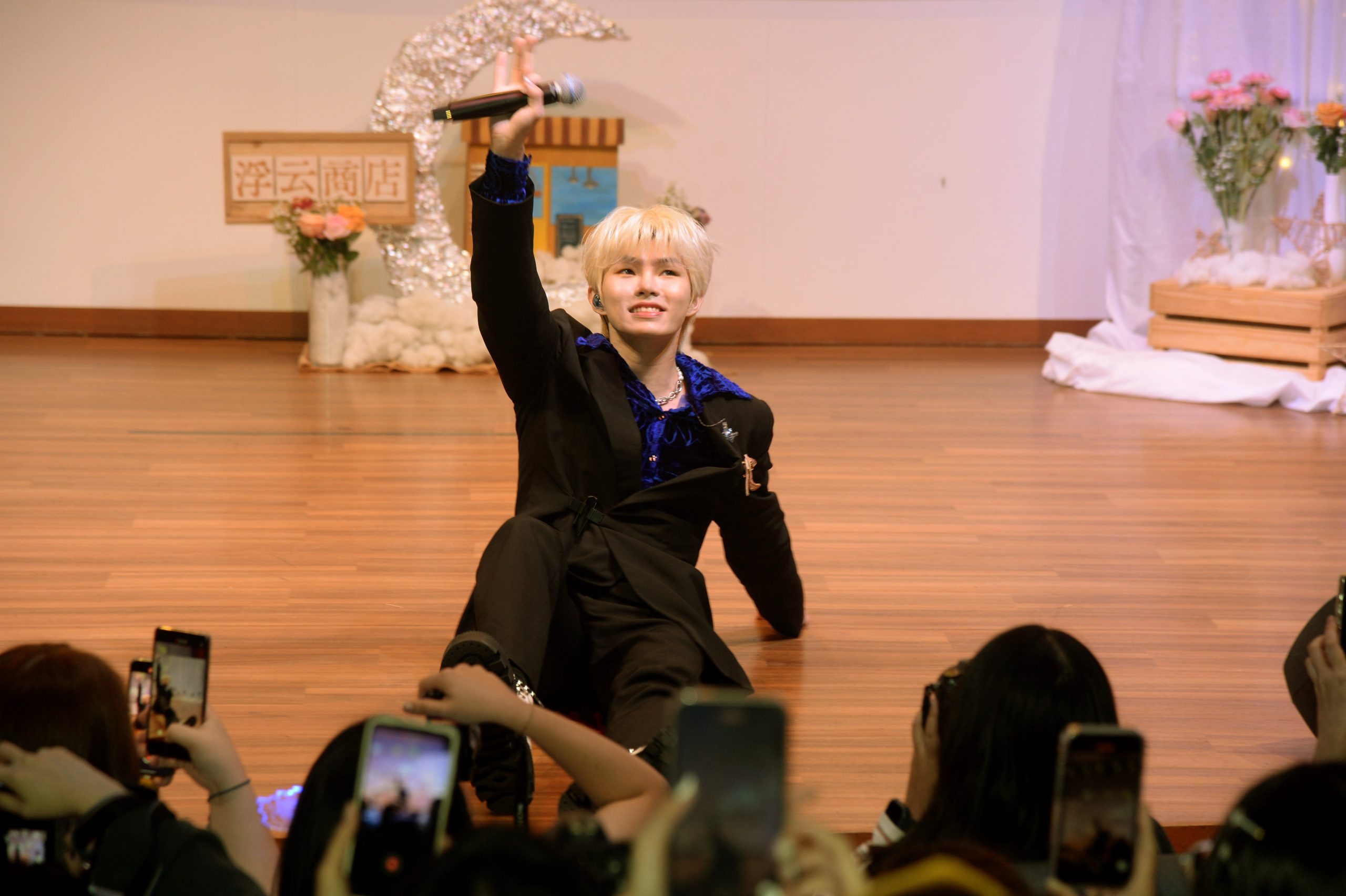 刘隽大跳韩女团舞 粉丝惊呼:好撩!