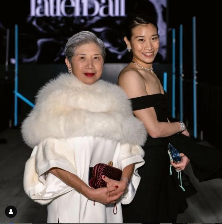 前夫女儿偕生母赴美庆功 杨紫琼获封最强继母