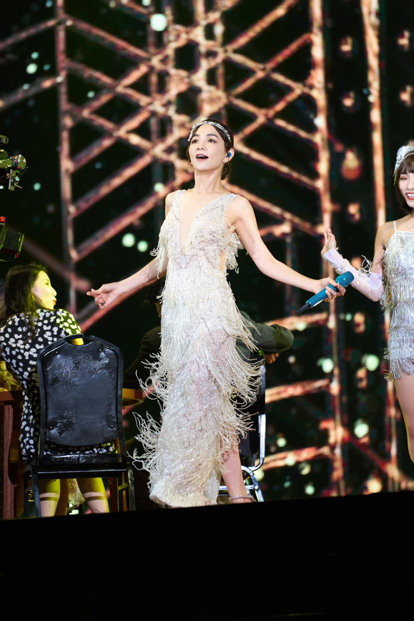 又被改名《乘风而上》 《姐姐4》走出户外巡回唱 