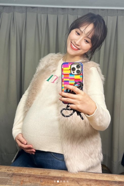 吴姗儒临盆前自拍巨肚 揭孕肚“忽大忽小”之谜