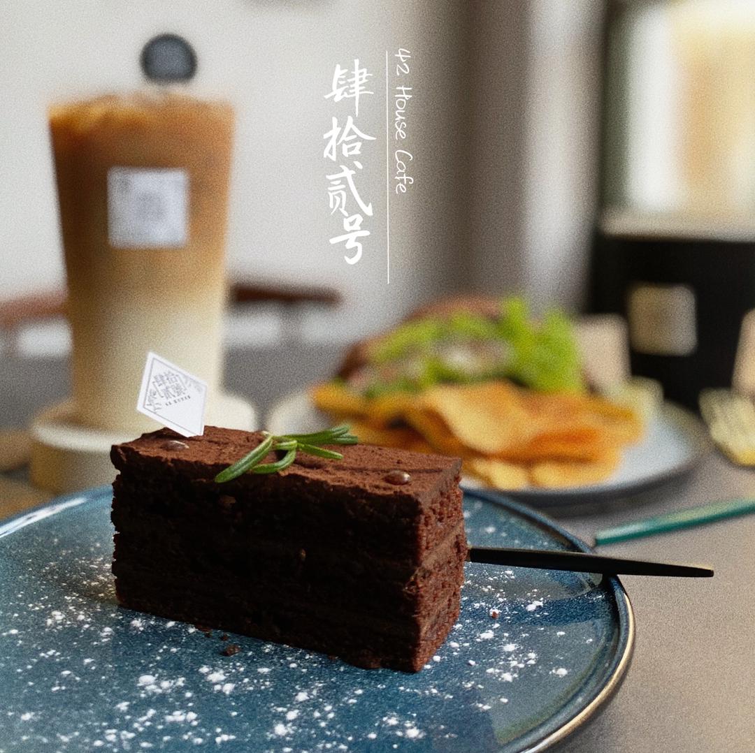 品一杯咖啡感受小镇温暖