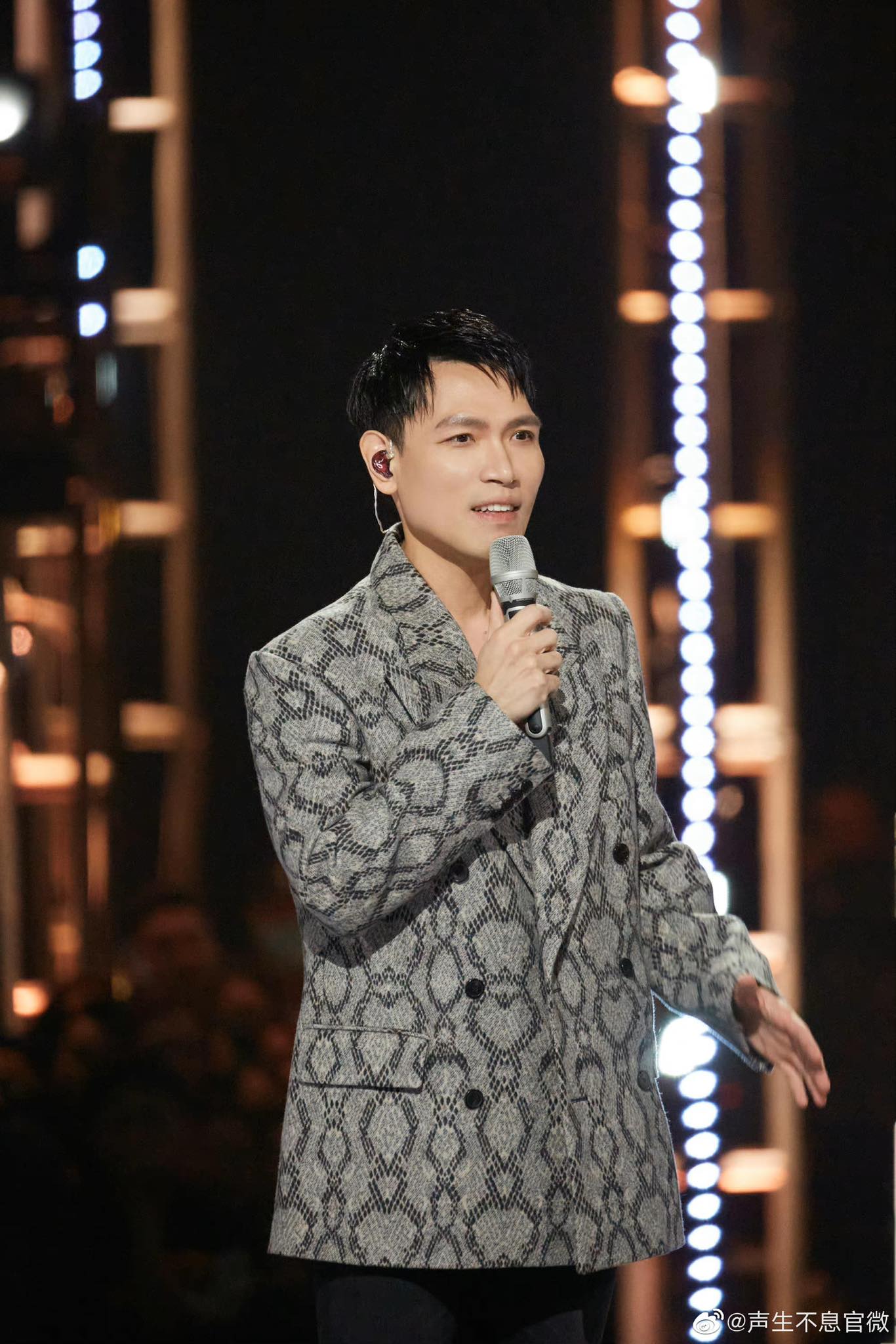 唱《鹿港小镇》翻车 杨宗纬疑倒嗓被嫌难听