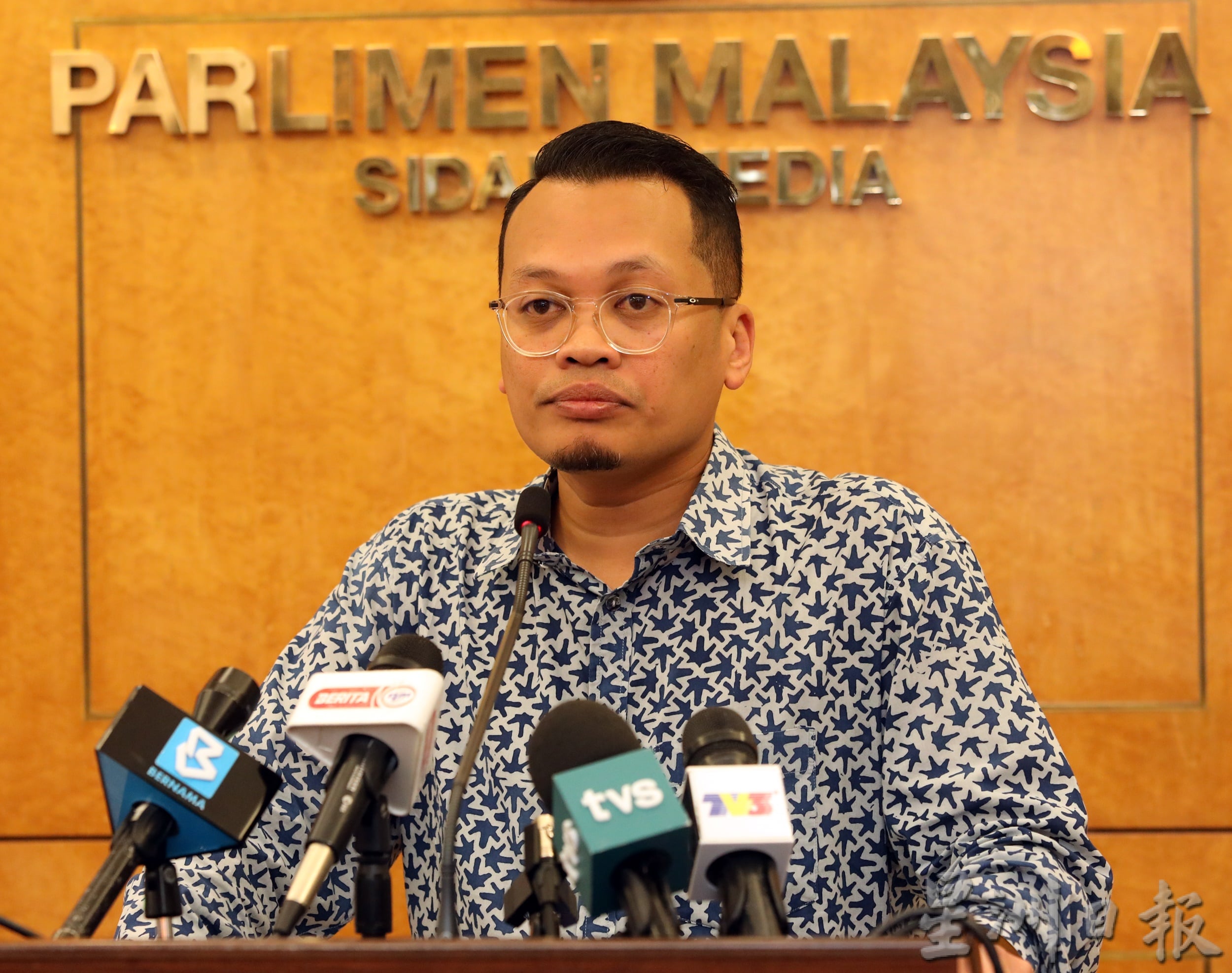 国会/ 聂纳兹米记者会:政府考虑赋权环境部委任EIA顾问