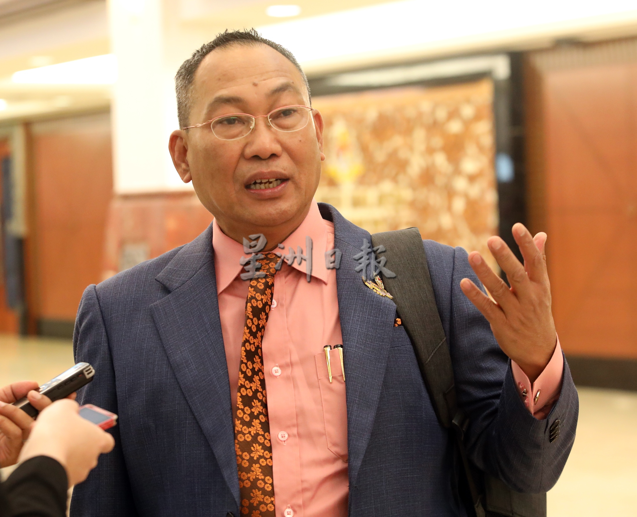 本次会议首位被驱逐的国会议员- PENDANG MP被驱赶2天