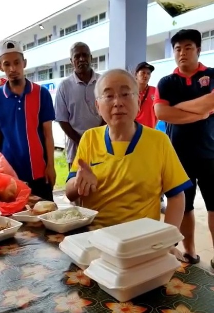 国:魏家祥巡视疏散中心,发现食物迟到品质不到位