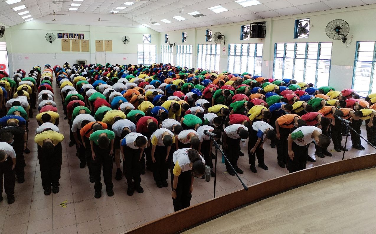 培元华中下午班行“拜师敬茶礼” ​承诺尊师重道立志成才