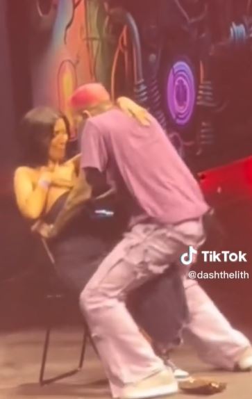 基斯布朗跨坐女粉前后摇晃 男友目睹气炸分手