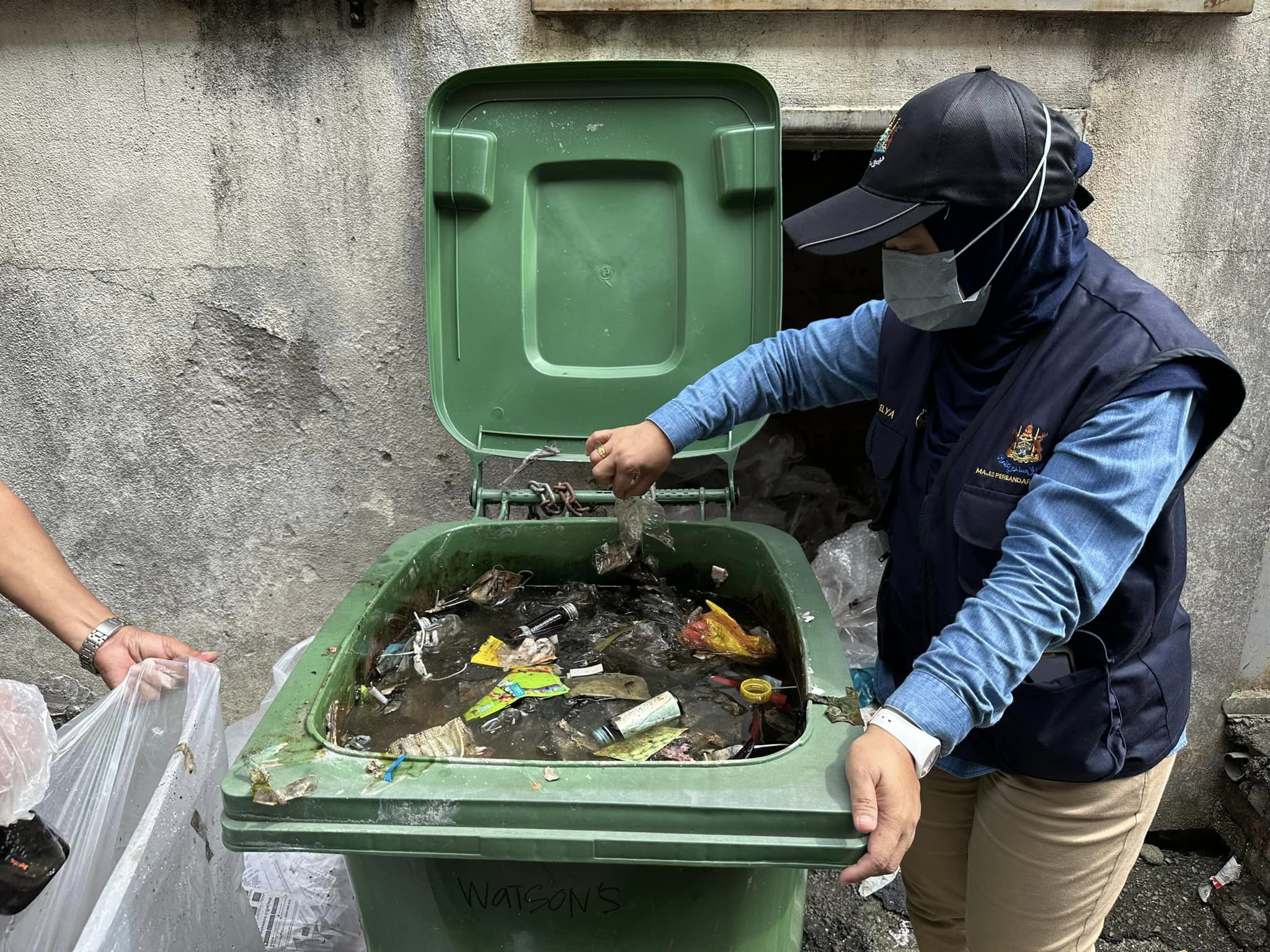 多涉环境卫生问题 J-Force 17天开逾400罚单